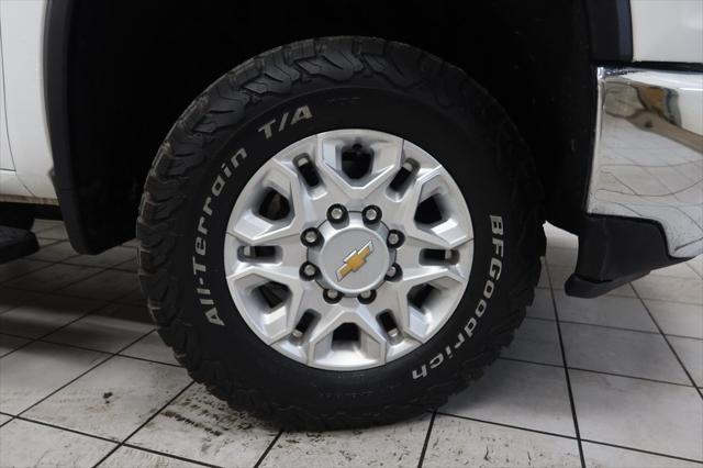 Photo of 2023 Summit White Chevrolet Silverado 2500