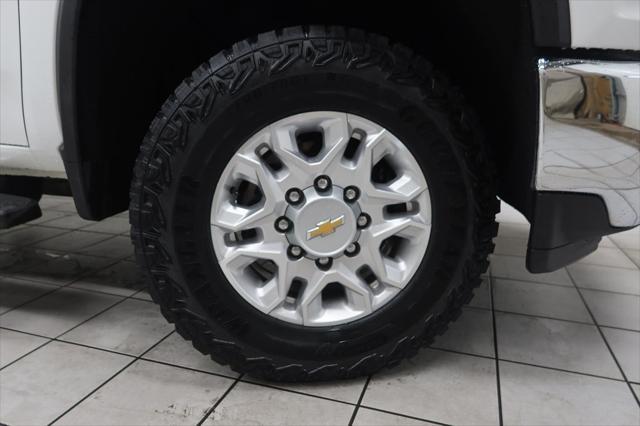 Photo of 2022 Summit White Chevrolet Silverado 2500