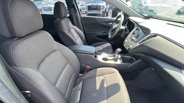Photo of 2019 Mosaic Black Metallic Chevrolet Malibu