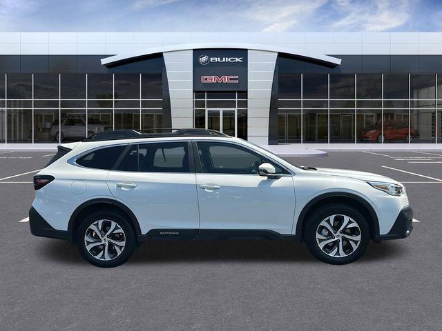 Photo of 2020 Crystal White Pearl Subaru Outback