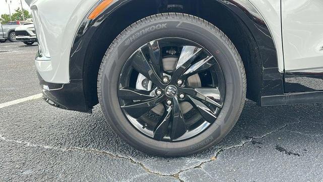 Photo of 2025 Summit White Buick Encore GX