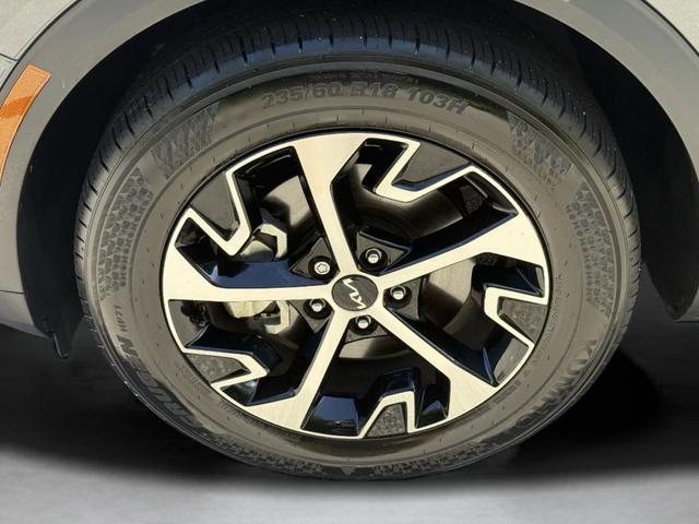 Photo of 2024 Gravity Gray Kia Sportage