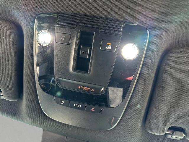 Photo of 2022 Ebony Black Kia K5