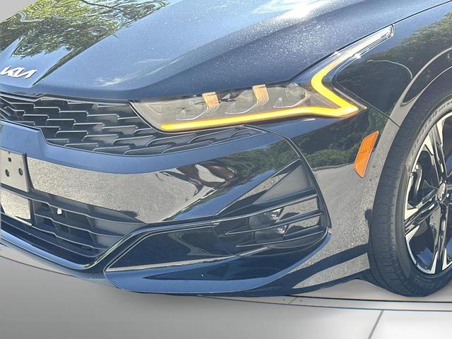 Photo of 2022 Ebony Black Kia K5