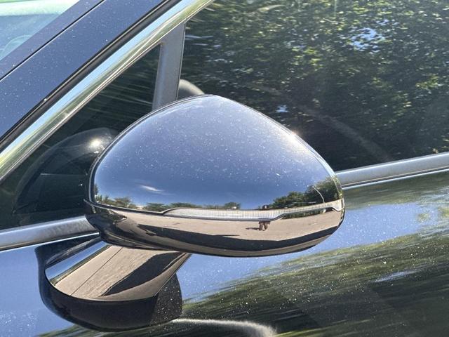 Photo of 2022 Ebony Black Kia K5