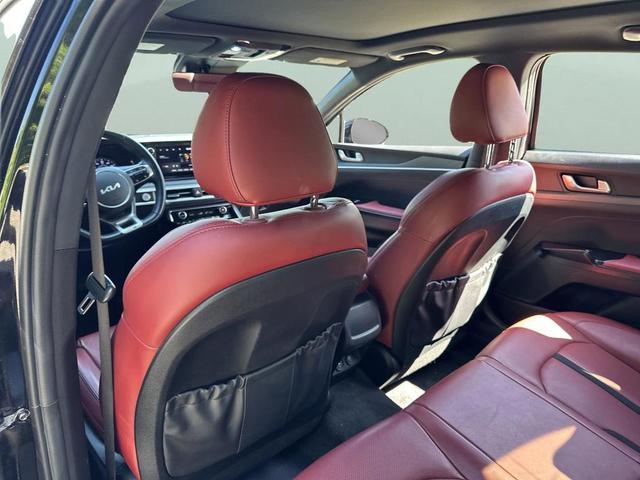 Photo of 2022 Ebony Black Kia K5