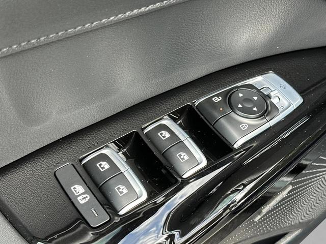 Photo of 2025 Aurora Black Pearl Kia K5