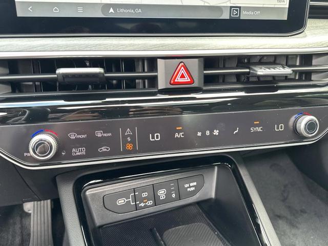 Photo of 2025 Aurora Black Pearl Kia K5