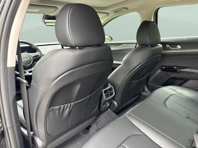 Photo of 2025 Aurora Black Pearl Kia K5