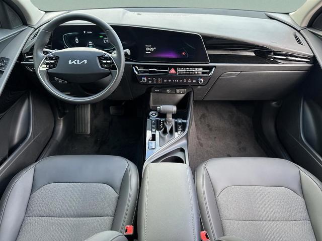 Photo of 2025 Aurora Black Pearl Kia Niro