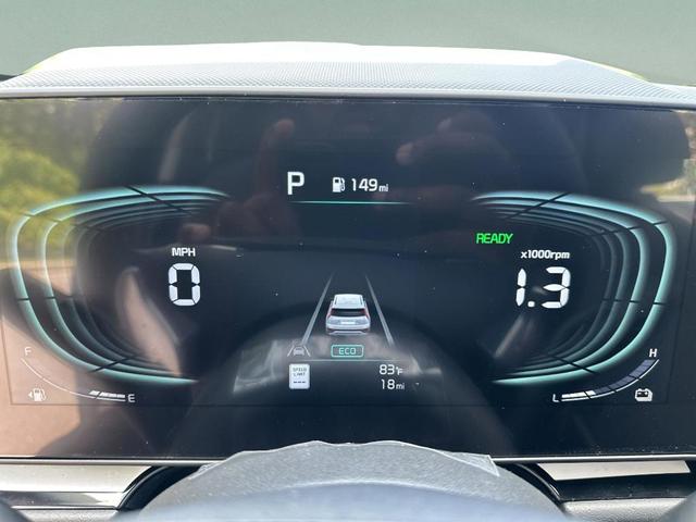 Photo of 2025 Aurora Black Pearl Kia Niro