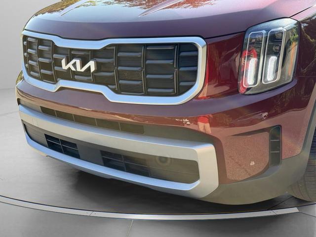 Photo of 2023 Red Kia Telluride