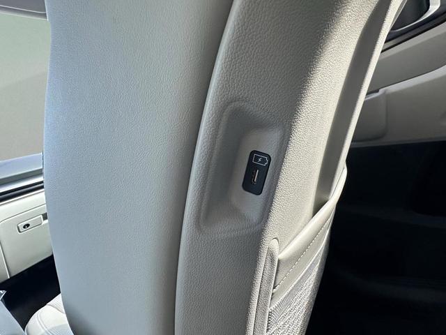Photo of 2025 Wolf Gray Kia Sorento