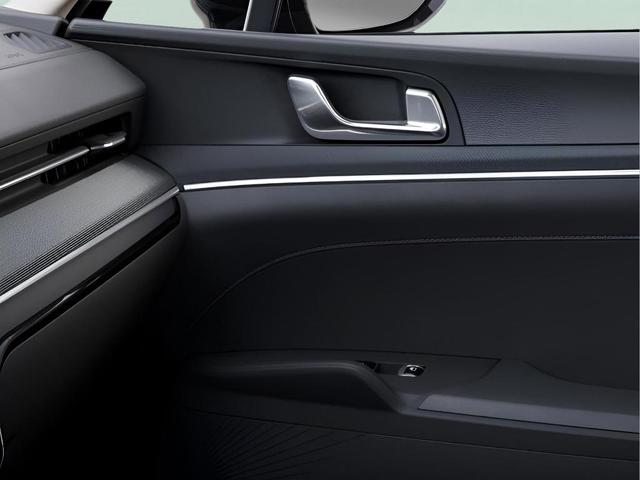 Photo of 2026 Aurora Black Pearl Kia K5