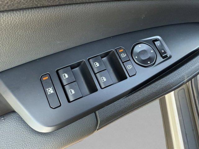 Photo of 2026 Glacial White Pearl Kia Sportage