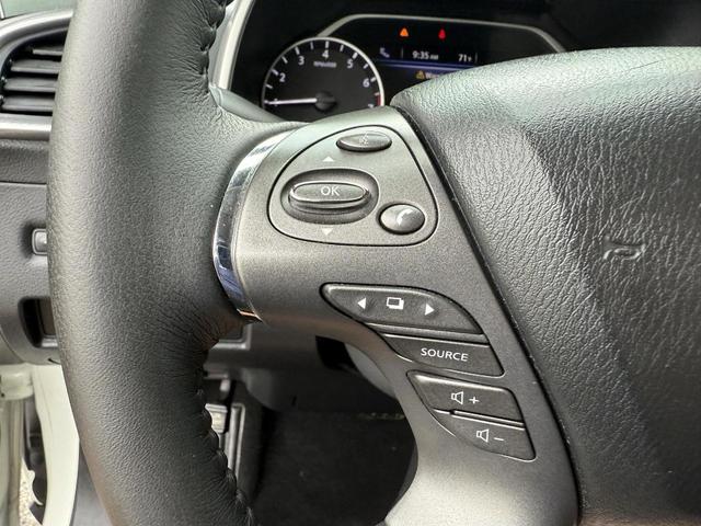 Photo of 2019 White Nissan Murano