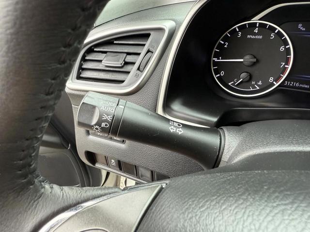 Photo of 2019 White Nissan Murano