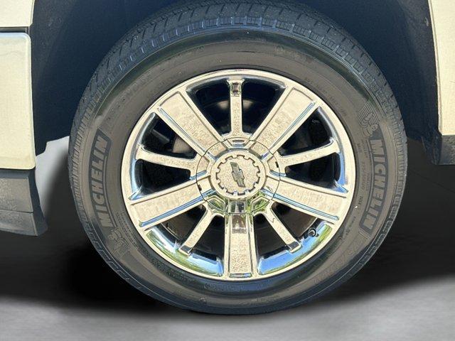 Photo of 2018 Iridescent Pearl Tricoat Chevrolet Silverado 1500