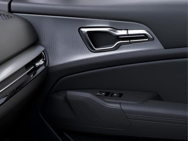 Photo of 2026 Wolf Gray Kia Sportage