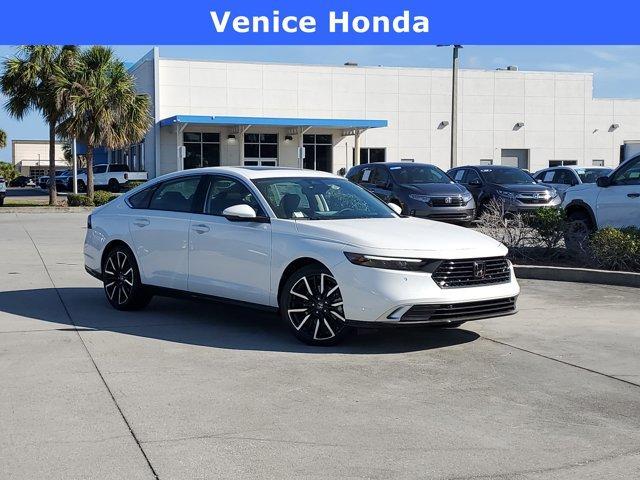 Photo of 2025 Platinum White Pearl Honda Accord Hybrid