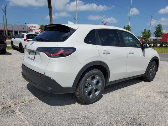 Photo of 2026 Platinum White Pearl Honda HR-V
