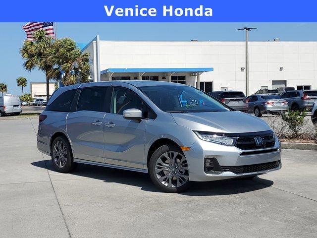 Photo of 2025 Solar Silver Metallic Honda Odyssey