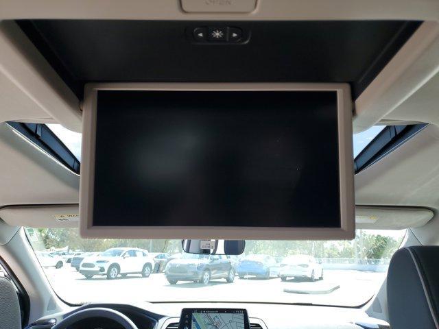 Photo of 2025 Solar Silver Metallic Honda Odyssey
