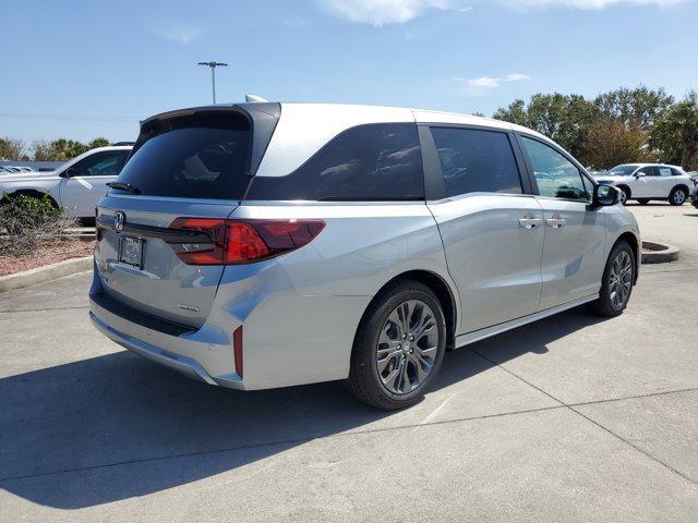 Photo of 2025 Solar Silver Metallic Honda Odyssey