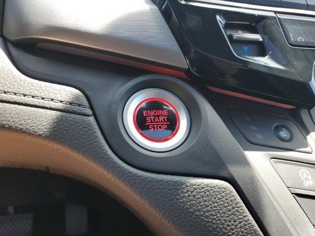 Photo of 2025 Platinum White Pearl Honda Odyssey