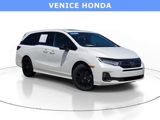 Photo of 2025 Platinum White Pearl Honda Odyssey