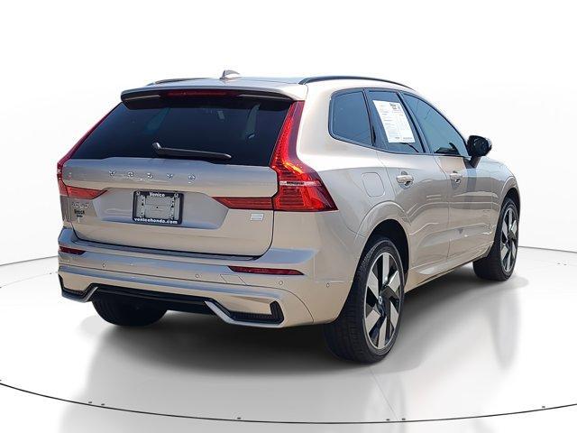 Photo of 2023 Bright Volvo XC60 Recharge Plug-In Hybrid