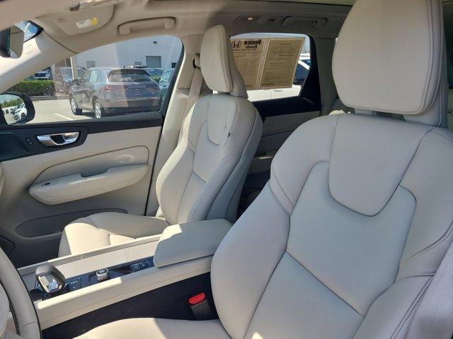 Photo of 2023 Bright Volvo XC60 Recharge Plug-In Hybrid
