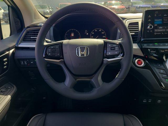 Photo of 2025 Solar Silver Metallic Honda Odyssey