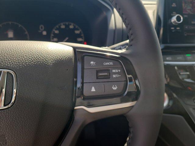 Photo of 2025 Solar Silver Metallic Honda Odyssey