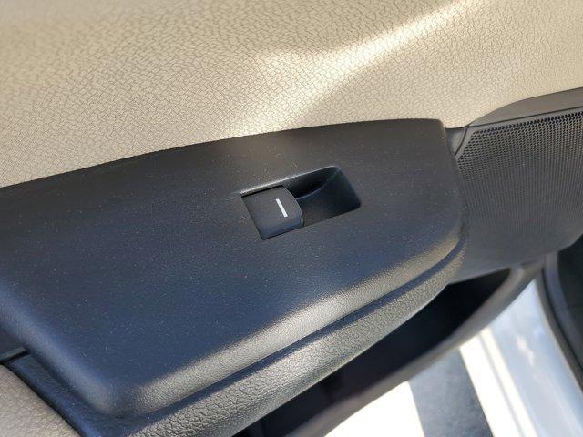 Photo of 2022 White Honda CR-V