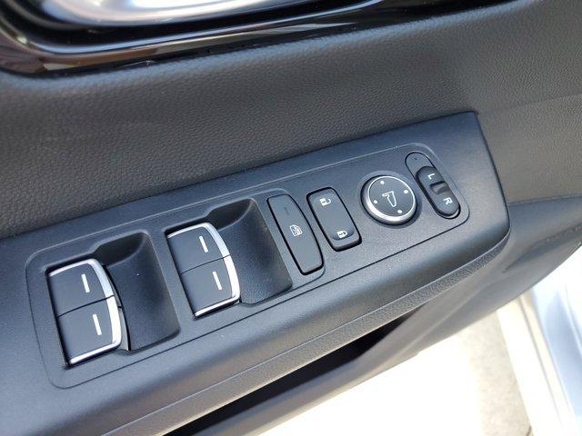 Photo of 2025 Solar Silver Metallic Honda CR-V Hybrid