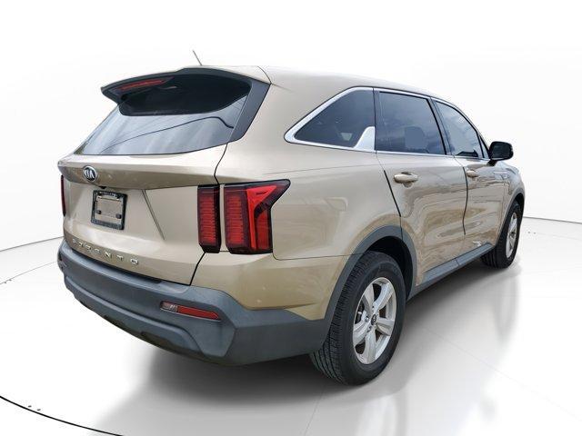 Photo of 2021 Crystal Beige Kia Sorento