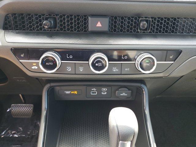 Photo of 2025 Crystal Black Pearl Honda CR-V