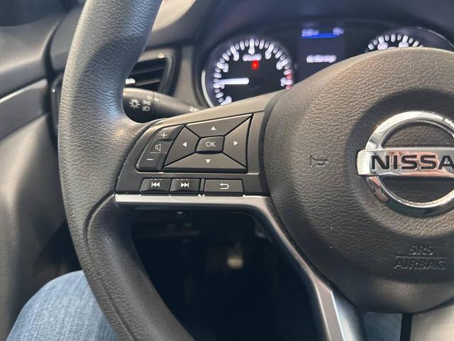 Photo of 2018 Silver Nissan Rogue