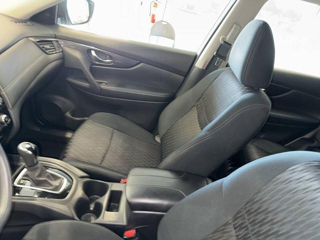 Photo of 2018 Silver Nissan Rogue