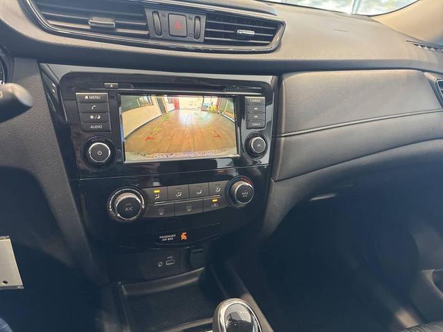 Photo of 2018 Silver Nissan Rogue