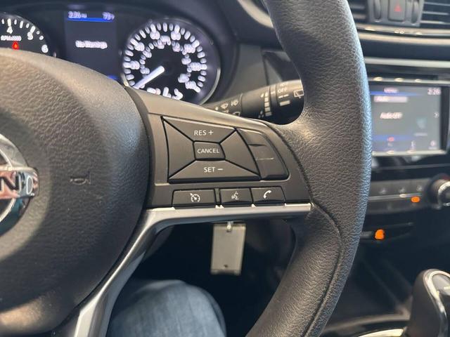 Photo of 2018 Silver Nissan Rogue
