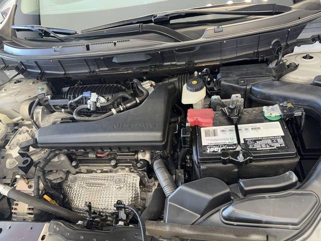 Photo of 2018 Silver Nissan Rogue