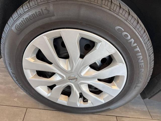 Photo of 2018 Silver Nissan Rogue