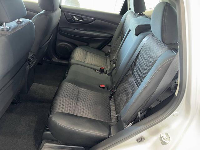 Photo of 2018 Silver Nissan Rogue