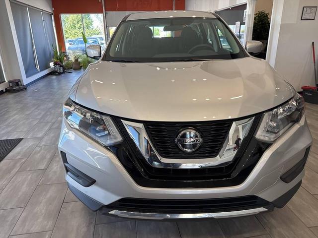 Photo of 2018 Silver Nissan Rogue