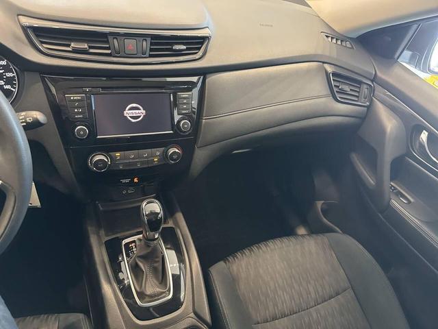 Photo of 2018 Silver Nissan Rogue