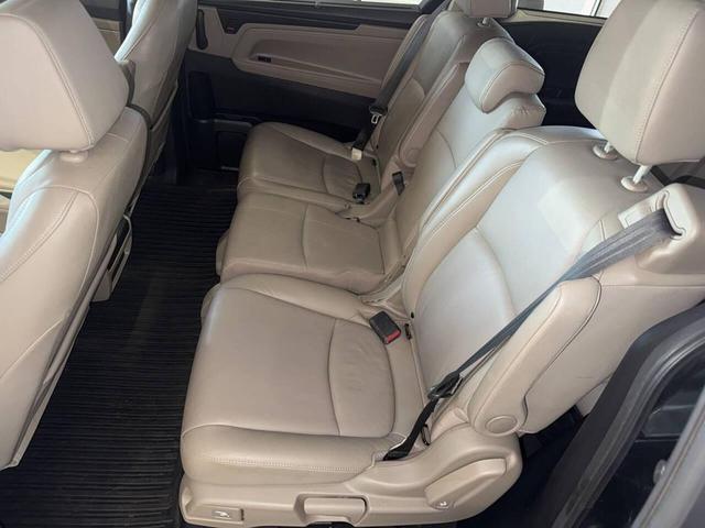 Photo of 2019 Gray Honda Odyssey