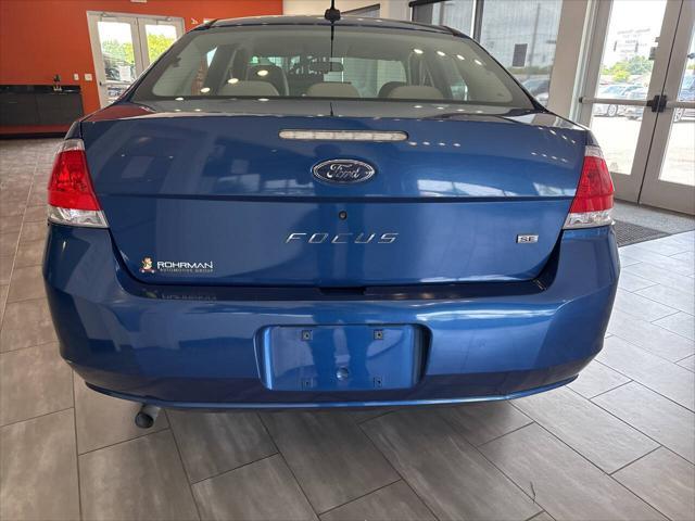 Photo of 2009 Light Ice Blue Clearcoat Metallic Ford Focus