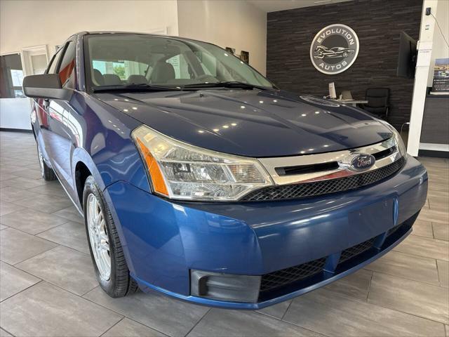 Photo of 2009 Light Ice Blue Clearcoat Metallic Ford Focus